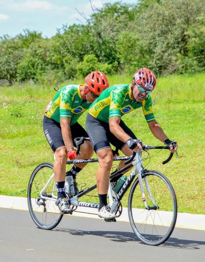 Edson Corradi e Alírio Seidler representaram o Brasil no Pan-Americano de Paraciclismo
