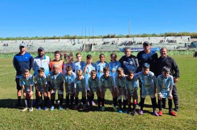 Escola Bola na Rede, de Catanduva, leva 100 atletas à Play Cup e encerra competição com títulos, vice-campeonato e jogadores selecionados para avaliações